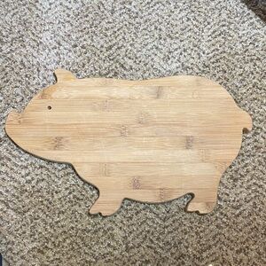 Pig-Shaped Bamboo Cutting Board